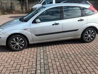 Second-hand Ford Focus Viva 101 CP (74 kW) 2004 Argintiu Berlinǎ