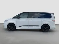 Gebraucht VW Multivan Pro 150 PS (110 kW) 2025 Weiß (candyweiß / deep black perlef) Van / Kleinbus
