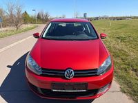 Gebraucht VW Golf VI 105 PS (77 kW) 2010 Rot Kleinwagen