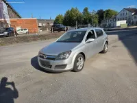 Używany Opel Astra 105 KM (77 kW) 2005 Srebrny Sedan/Limuzyna