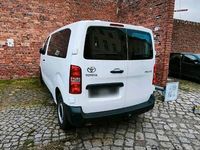 Gebraucht Toyota Proace 144 PS (105 kW) 2022 Weiß Van / Kleinbus