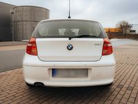 Gebraucht BMW 116 122 PS (89 kW) 2012 Weiß Kleinwagen