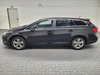Gebraucht Toyota Avensis Sol 147 PS (108 kW) 2015 Schwarz (black mica / ink) Kombi