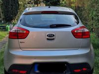Second-hand Kia Rio Edition 7 109 CP (80 kW) 2012 Argintiu Berlinǎ