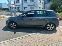 Gebraucht Kia Ceed Vision 125 PS (91 kW) 2011 Grau Kleinwagen