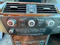 Gebraucht BMW 525 197 PS (144 kW) 2007 Schwarz Kombi