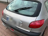 Gebraucht Peugeot 206 60 PS (44 kW) 2001 Silber Kleinwagen