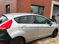 Gebraucht Ford Fiesta 65 PS (47 kW) 2012 Silber Kleinwagen