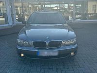 Gebraucht BMW 750 367 PS (269 kW) 2005 Grau Limousine