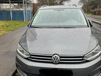 Gebraucht VW Touran 116 PS (85 kW) 2019 Grau Van / Kleinbus