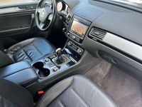 Gebraucht VW Touareg 262 PS (192 kW) 2016 Grau SUV