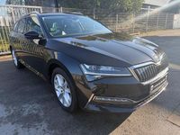 Gebraucht Skoda Superb 156 PS (114 kW) 2022 Schwarz Limousine