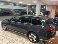 Gebraucht VW Passat GTE 156 PS (114 kW) 2021 Uranograu/cinza urano Kombi