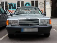 Gebraucht Mercedes 190 122 PS (89 kW) 1983 Silber Limousine