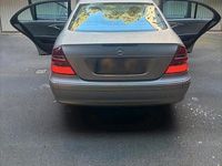Gebraucht Mercedes E240 Avantgarde 177 PS (130 kW) 2005 Grau Limousine