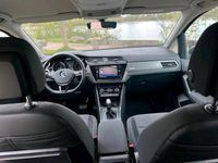 Gebraucht VW Touran 150 PS (110 kW) 2020 Grau Van / Kleinbus