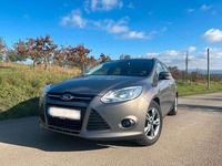 Gebraucht Ford Focus 125 PS (91 kW) 2014 Grau Kombi