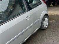 Gebraucht Ford Fiesta Style 60 PS (44 kW) 2007 Silber Kleinwagen