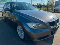 Gebraucht BMW 320 150 PS (110 kW) 2005 Grau Limousine