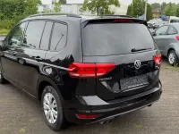 Gebraucht VW Touran Comfortline 150 PS (110 kW) 2017 Schwarz Van / Kleinbus