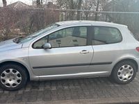 Gebraucht Peugeot 307 88 PS (64 kW) 2004 Silber Kleinwagen