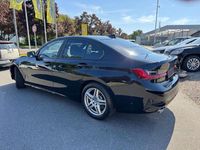 Gebraucht BMW 330e Advantage 184 PS (135 kW) 2020 Schwarz ii/bonnet fluid black Limousine