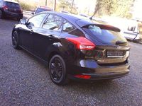 Używany Ford Focus Trend 101 KM (74 kW) 2016 Czarny Hatchback
