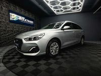 Gebraucht Hyundai i30 Select 99 PS (72 kW) 2020 Silber Kombi