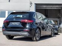 Gebraucht Mercedes B180 Progressive 136 PS (100 kW) 2025 Schwarz kosmosschwarz metallic Van / Kleinbus