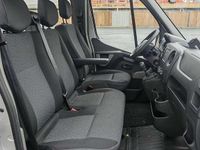 Gebraucht Opel Movano 145 PS (106 kW) 2018 Silber Van