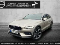 Gebraucht Volvo V60 CC Ultimate 197 PS (144 kW) 2023 Bright dusk metallic Kombi