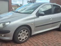 Gebraucht Peugeot 206 60 PS (44 kW) 2005 Silber Limousine