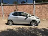Gebraucht Peugeot 108 Active 69 PS (50 kW) 2018 Silber Kleinwagen