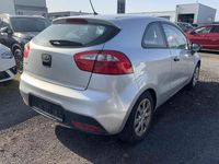 Gebraucht Kia Rio 86 PS (63 kW) 2012 Silber Limousine