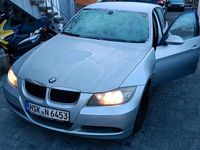 Gebraucht BMW 318 143 PS (105 kW) 2008 Silber Kombi