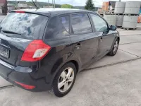 Używany Kia Ceed Attract 90 KM (66 kW) 2012 Czarny Hatchback