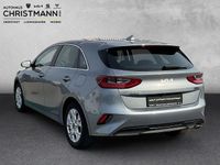 Gebraucht Kia Ceed Vision 120 PS (88 kW) 2022 Sirius silver Kleinwagen