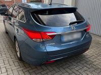 Gebraucht Hyundai i40 136 PS (100 kW) 2011 Blau Kombi