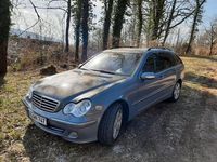 Gebraucht Mercedes 220 150 PS (110 kW) 2006 Blau Limousine