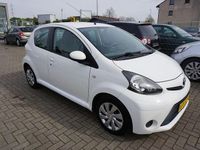 Gebraucht Toyota Aygo Cool 68 PS (50 kW) 2013 Weiß Kleinwagen