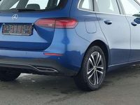 Gebraucht Mercedes E250 163 PS (119 kW) 2024 Metalliclack spektralblau Limousine