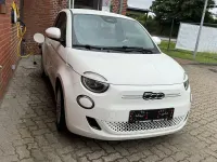 Gebraucht Fiat 500e Basis 86 kW (118 PS) 2023 Weiß (colore esterno (arktis weiß)) Limousine