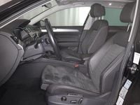 Gebraucht VW Passat Elegance 190 PS (139 kW) 2023 Deep black perleffekt (metallic) Kombi