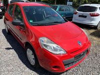 Second-hand Renault Clio II Expression 75 CP (55 kW) 2009 Roșu Hatchback