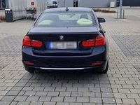 Gebraucht BMW 320 184 PS (135 kW) 2014 Blau Limousine