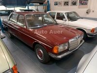 Gebraucht Mercedes 200 109 PS (80 kW) 1984 Weinrot Limousine