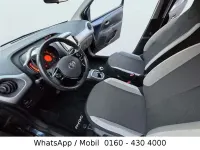 Gebraucht Toyota Aygo X-play 69 PS (50 kW) 2016 Dark blue mica metallic Kleinwagen