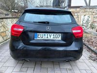 Gebraucht Mercedes A180 122 PS (89 kW) 2014 Kosmosschwarz  metalliclack Kleinwagen