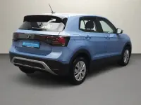 Gebraucht VW T-Cross Basis 95 PS (69 kW) 2025 Clear blue metallic SUV