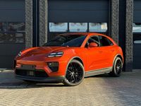Second-hand Porsche Macan 4 Electric 300 kW (408 CP) 2024 SUV